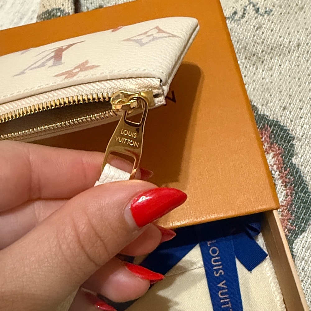 Louis Vuitton Key Pouch - Picture 3 of 5